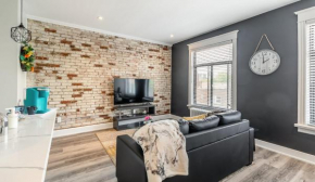 Stunning 1BR Apartment - Brand New - PRIME Location!